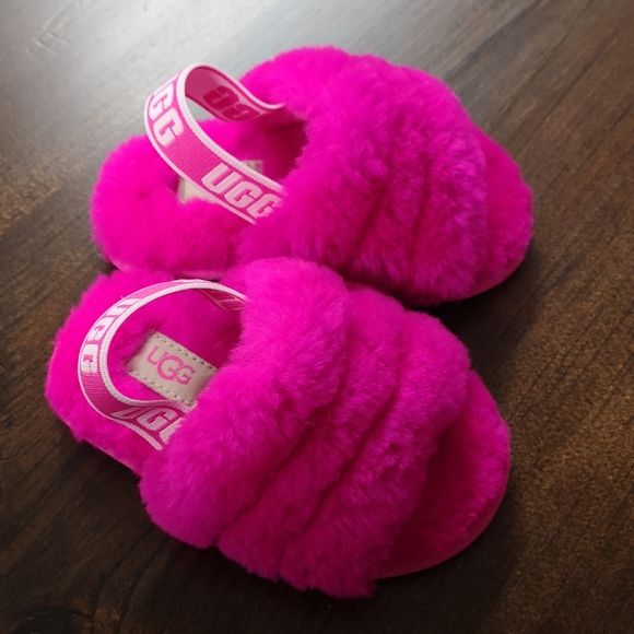 "Fluff Yeah Slide" Toddler Uggs - Picture 1 of 3